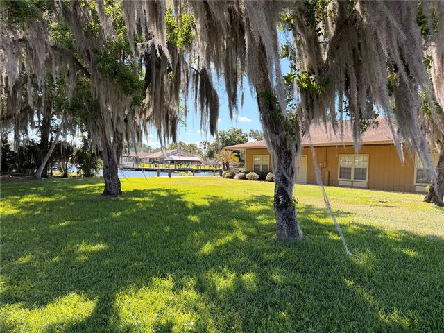 1640 JUNO TR 205B, Astor, FL 32102