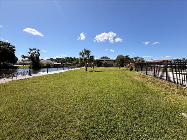 1640 JUNO TR 205B, Astor, FL 32102