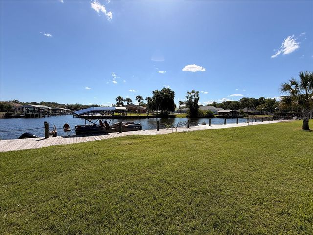 1640 JUNO TR 205B, Astor, FL 32102