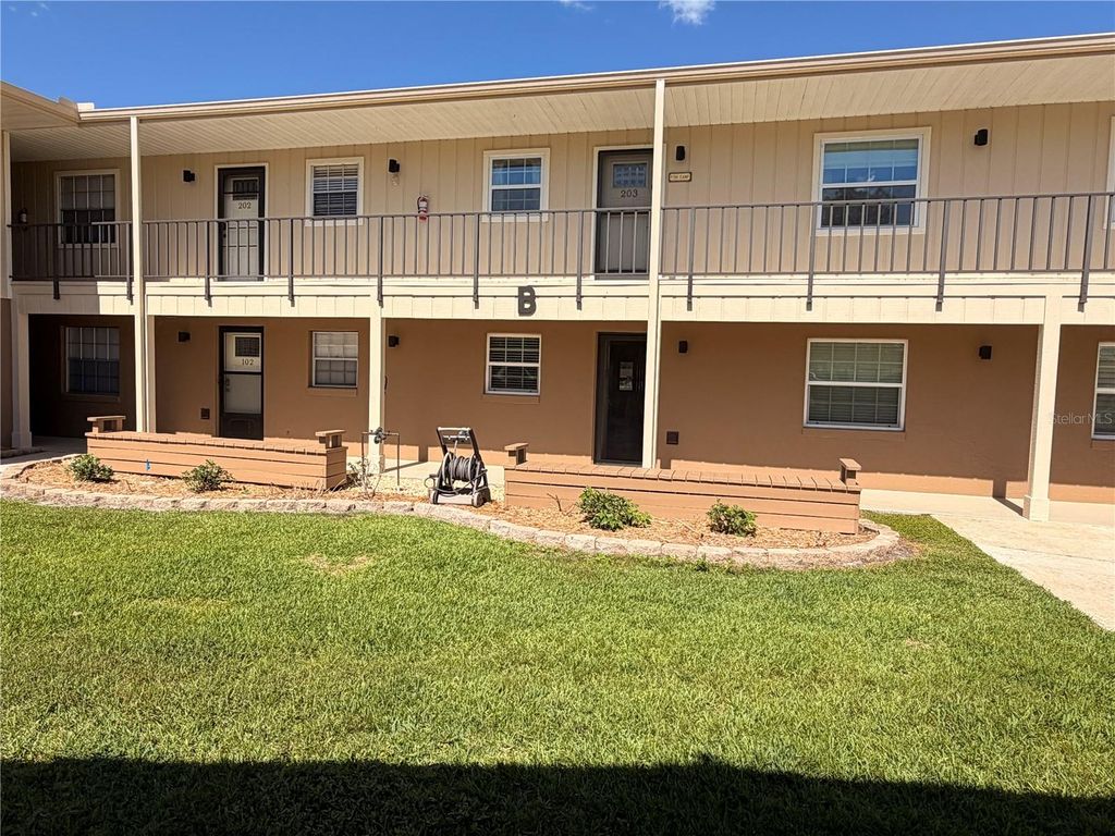 1640 JUNO TR 205B, Astor, FL 32102