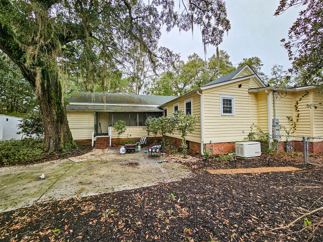 512 Carn Street, Walterboro, SC 29488