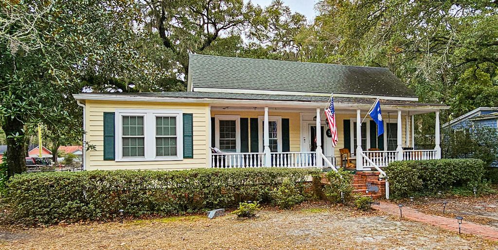 512 Carn Street, Walterboro, SC 29488