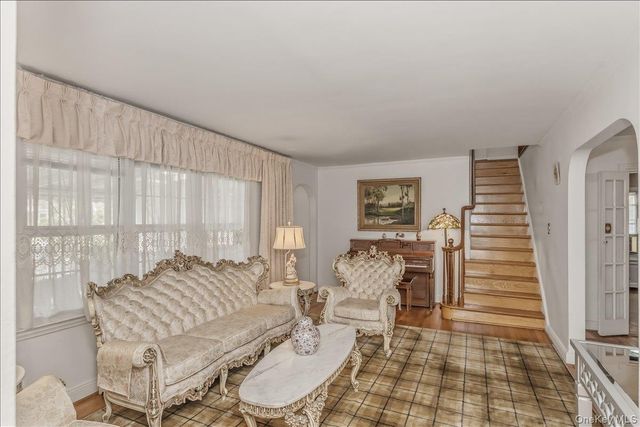 98 Arkansas Drive, Valley Stream, NY 11580