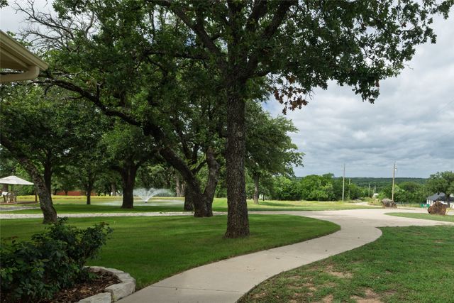 365 Cimmarron Trail, Runaway Bay, TX 76426