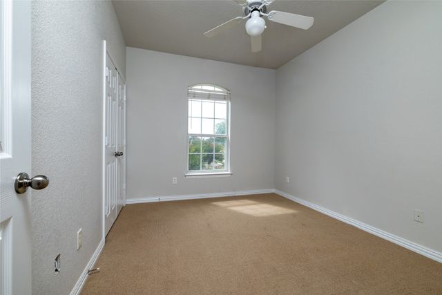 365 Cimmarron Trail, Runaway Bay, TX 76426