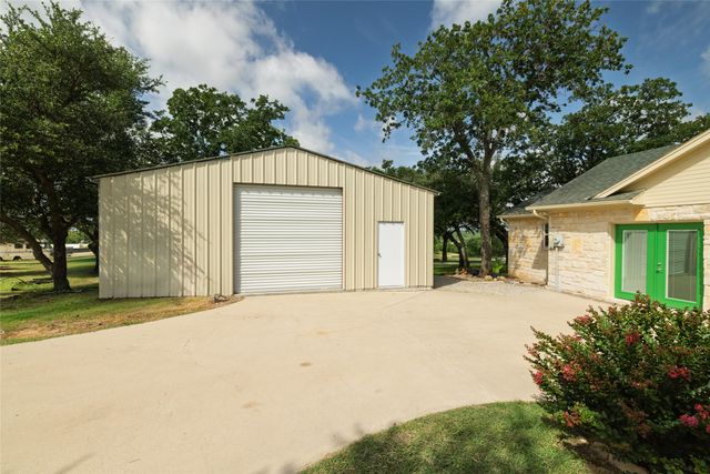 365 Cimmarron Trail, Runaway Bay, TX 76426