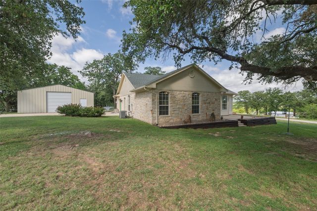 365 Cimmarron Trail, Runaway Bay, TX 76426
