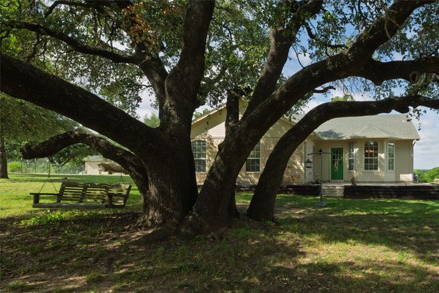 365 Cimmarron Trail, Runaway Bay, TX 76426