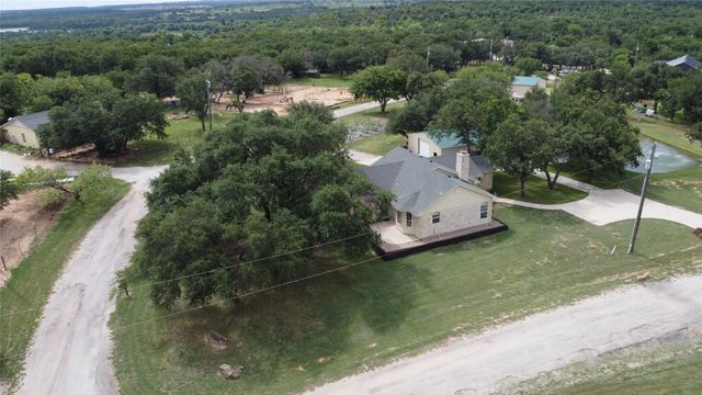 365 Cimmarron Trail, Runaway Bay, TX 76426