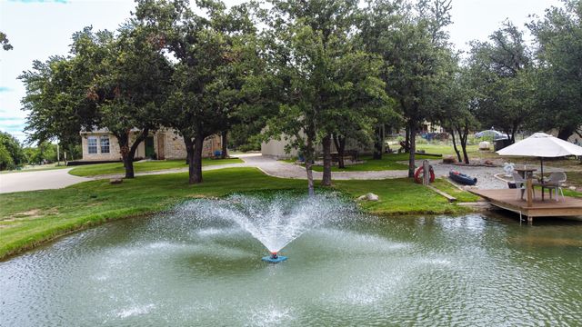 365 Cimmarron Trail, Runaway Bay, TX 76426