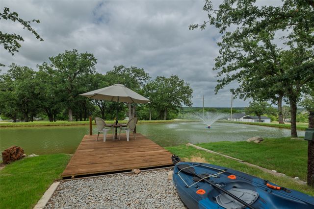 365 Cimmarron Trail, Runaway Bay, TX 76426