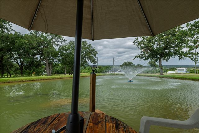 365 Cimmarron Trail, Runaway Bay, TX 76426