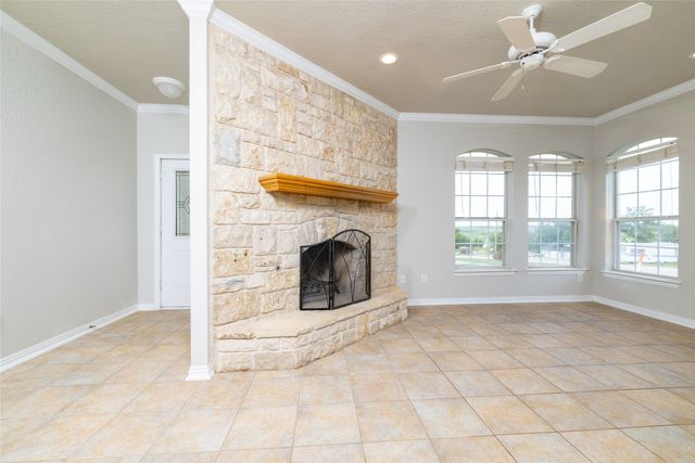 365 Cimmarron Trail, Runaway Bay, TX 76426