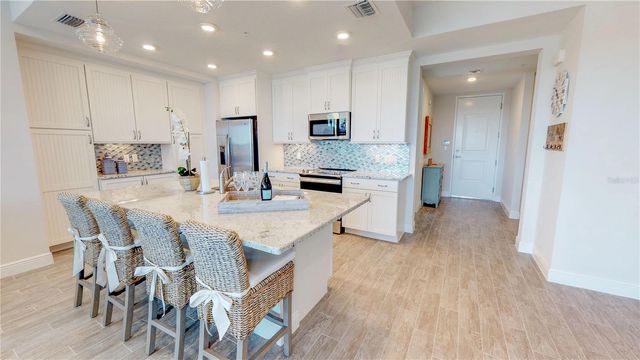 387 ARUBA CIRCLE 103, Bradenton, FL 34209