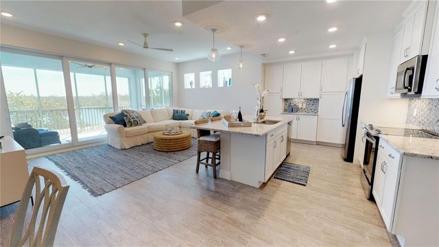 387 ARUBA CIRCLE 103, Bradenton, FL 34209
