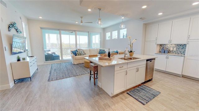 387 ARUBA CIRCLE 103, Bradenton, FL 34209