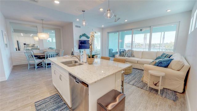 387 ARUBA CIRCLE 103, Bradenton, FL 34209
