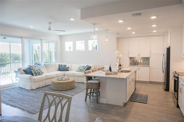 387 ARUBA CIRCLE 103, Bradenton, FL 34209