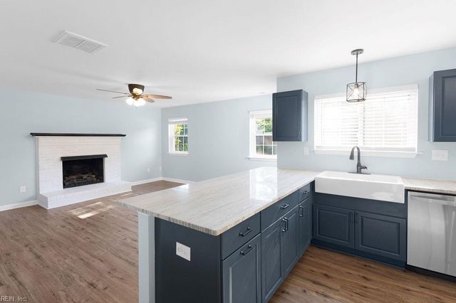 2524 Olympic CT SE, Virginia Beach, VA 23453
