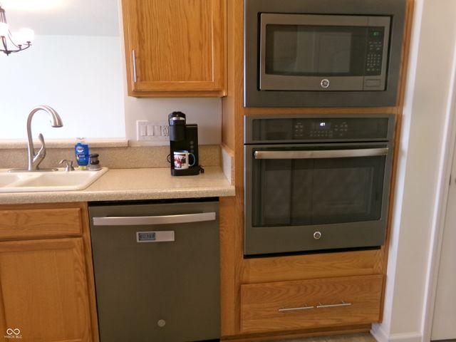 8801 Twain Lane, Indianapolis, IN 46239