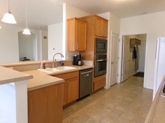 8801 Twain Lane, Indianapolis, IN 46239