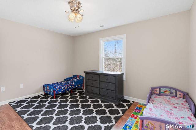 302 Ashmead Commons 302, Enfield, CT 06082