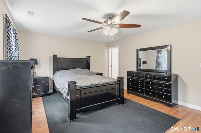 302 Ashmead Commons 302, Enfield, CT 06082