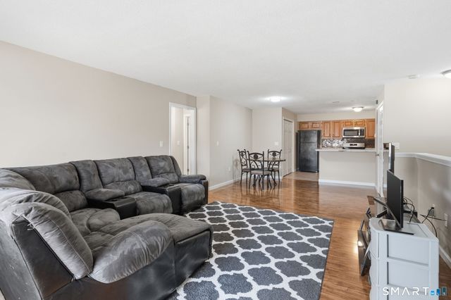 302 Ashmead Commons 302, Enfield, CT 06082