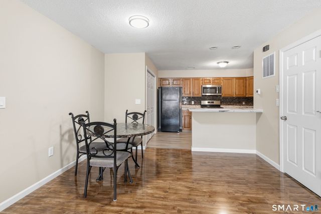 302 Ashmead Commons 302, Enfield, CT 06082