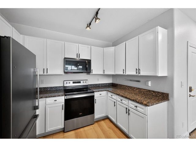 9079 E Panorama Cir 301, Englewood, CO 80112