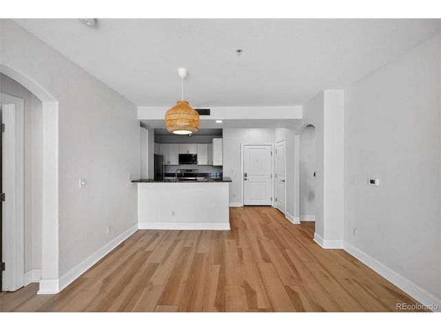 9079 E Panorama Cir 301, Englewood, CO 80112