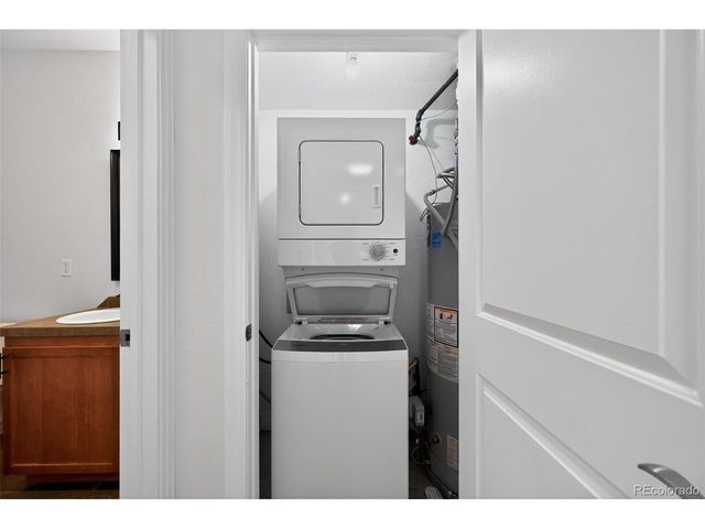 9079 E Panorama Cir 301, Englewood, CO 80112