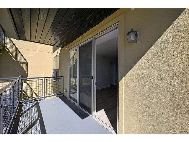 9079 E Panorama Cir 301, Englewood, CO 80112