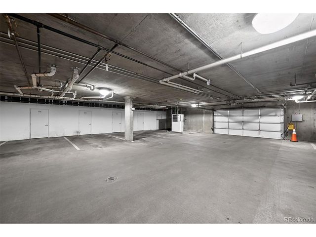 9079 E Panorama Cir 301, Englewood, CO 80112