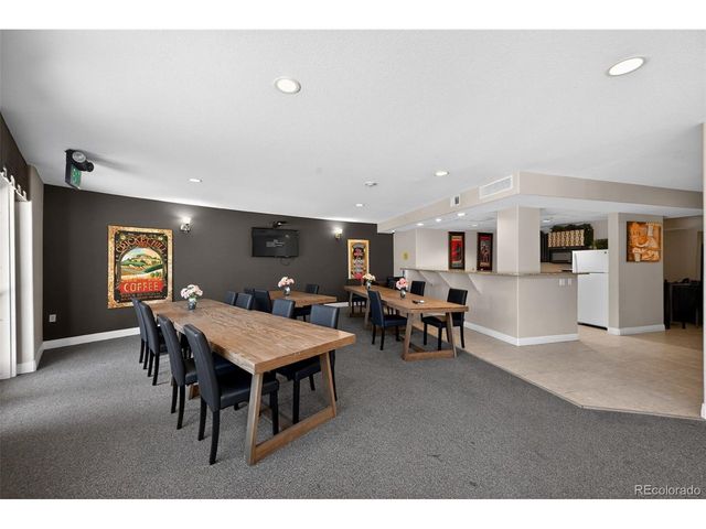 9079 E Panorama Cir 301, Englewood, CO 80112