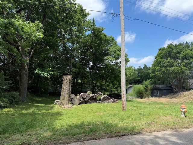 216 N Fletcher Avenue, Fayetteville, AR 72701