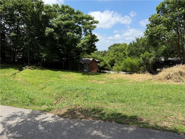 216 N Fletcher Avenue, Fayetteville, AR 72701