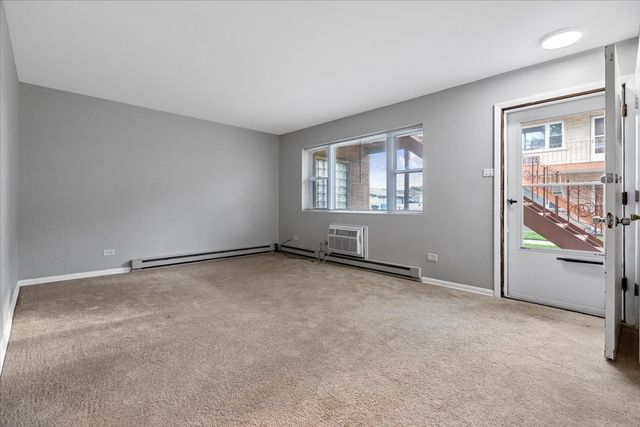 6244 W 64th Place 104, Chicago, IL 60638