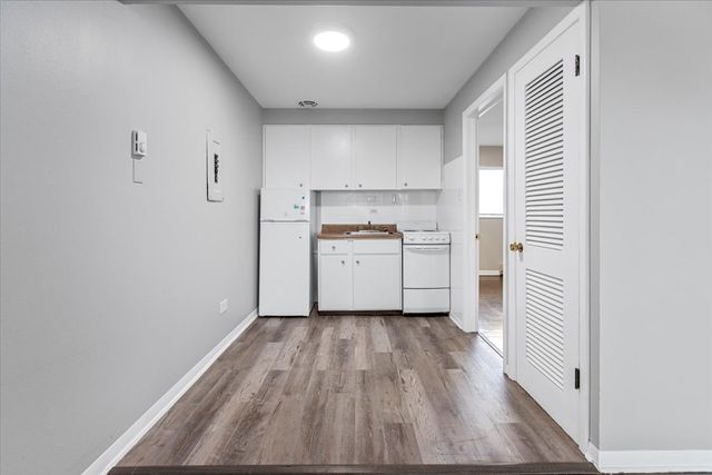 6244 W 64th Place 104, Chicago, IL 60638