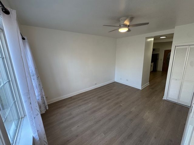 617 W 43rd Place 1, Chicago, IL 60609