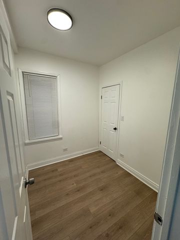 617 W 43rd Place 1, Chicago, IL 60609