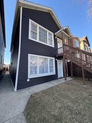 617 W 43rd Place 1, Chicago, IL 60609