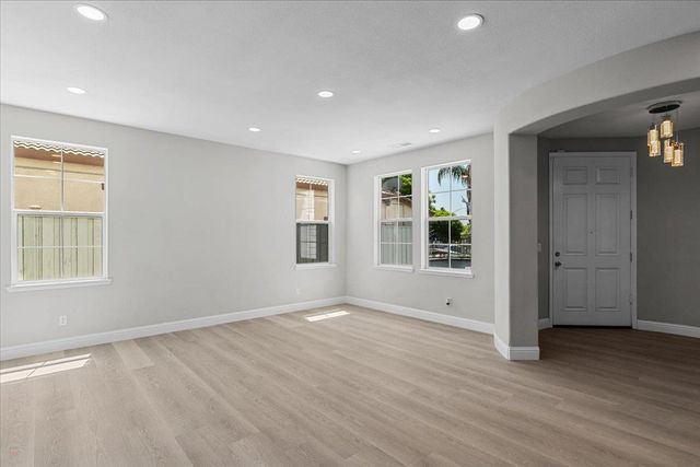 2431 Ogden Sannazor Ct, Tracy, CA 95377