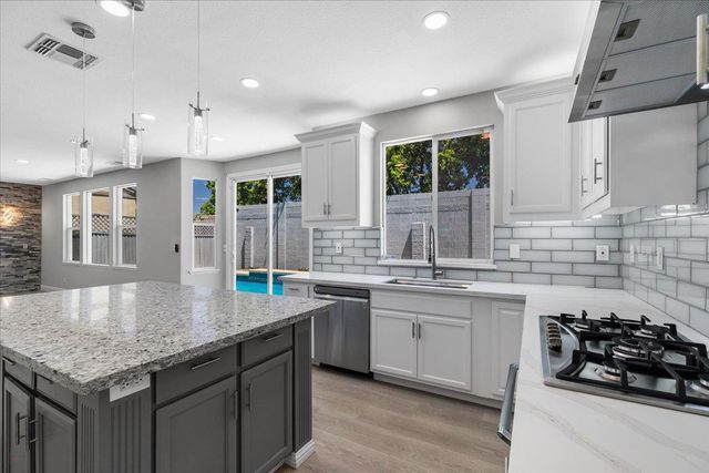 2431 Ogden Sannazor Ct, Tracy, CA 95377