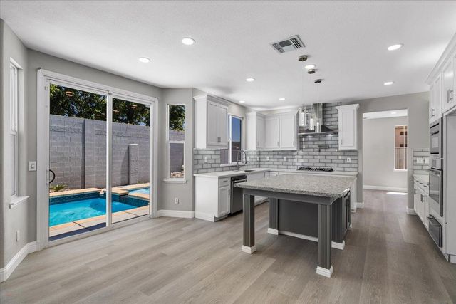 2431 Ogden Sannazor Ct, Tracy, CA 95377