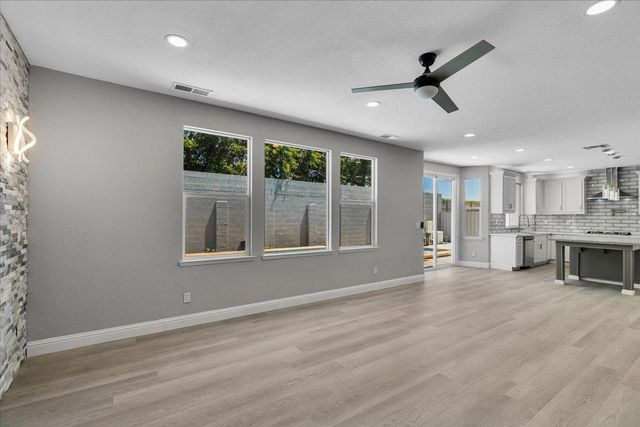 2431 Ogden Sannazor Ct, Tracy, CA 95377