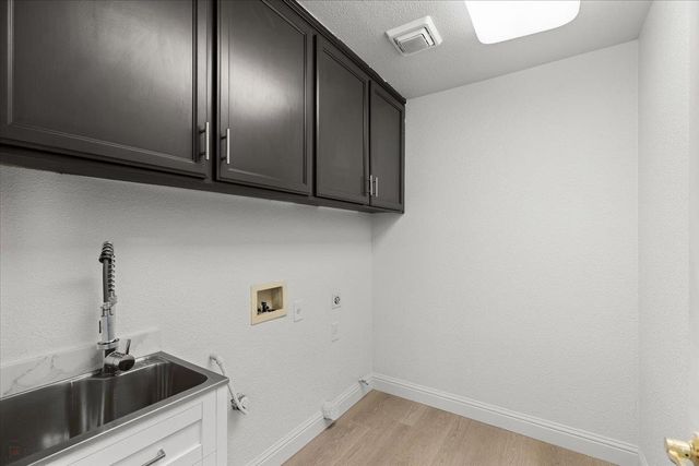 2431 Ogden Sannazor Ct, Tracy, CA 95377