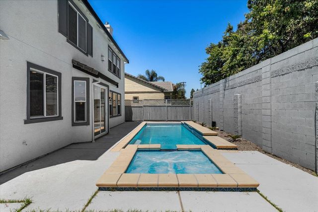 2431 Ogden Sannazor Ct, Tracy, CA 95377