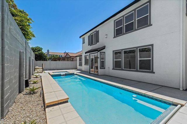 2431 Ogden Sannazor Ct, Tracy, CA 95377