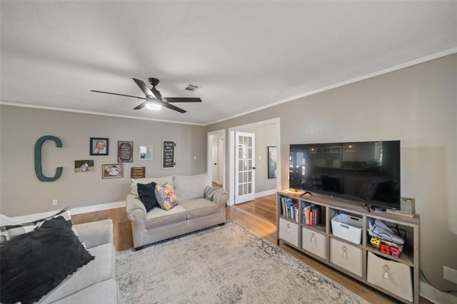 234 E Obryant Street, Bellville, TX 77418